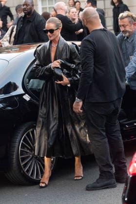 Burberry SS27 Runway Show Arrivals at Chelsea College of Arts, London, UK Rosie Huntington Whiteley and husband Jason Statham attends Burberry s SS27 Runway Show during London Fashion Week at Chelsea College of Arts, London, England, UK on Monday 21 September, 2026., Credit:Justin Ng Avalon UK, England, London, Chelsea College of Arts Copyright: xJustinxNgx xAvalonx 1137134433