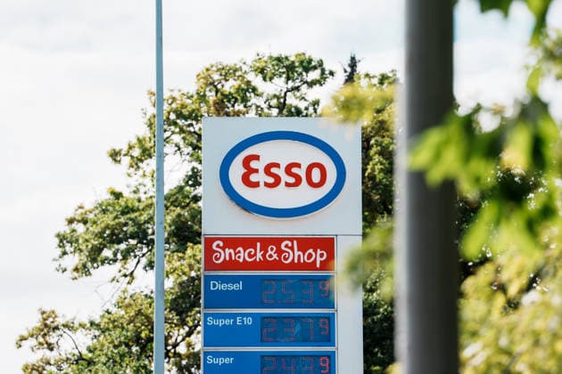 Germany, Gas Station in Aachen, Gas Prices, Prices, Discount, Federal Government, Gas Discount, Price Cap, Gas Costs, Diesel, Gasoline, E10, Burden, Oil, Crude Oil, Fuel Price, Fuel, Energy Crisis, Esso, Exxon, ExxonMobil Copyright: xThiemoxRudolphx