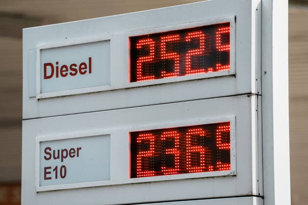 Germany, Gas Station in Aachen, Gas Prices, Prices, Discount, Federal Government, Gas Discount, Price Cap, Fuel Costs, Diesel, Gasoline, E10, gas pump, cost burden, oil, crude oil, fuel price, fuel, energy crisis, independent gas station, self-service, nearby locations, record prices Copyright: xThiemoxRudolphx