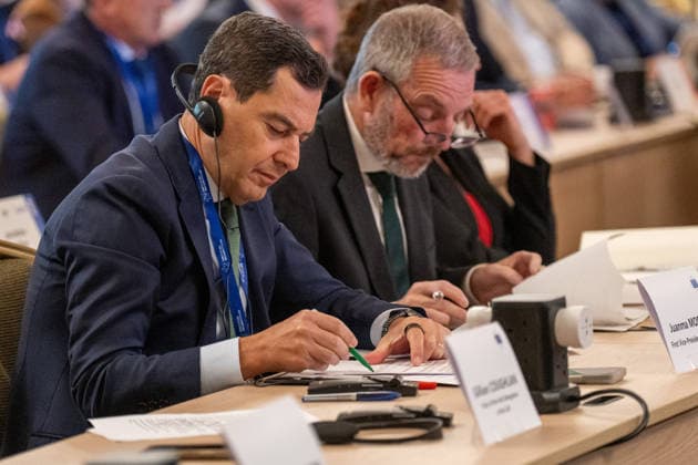 Moreno is participating this Wednesday in Ireland in the meeting of the European Committee of the Regions. The president of the Regional Government of Andalusia, Juanma Moreno i, is attending the meeting of the Bureau of the Committee of the Regions (CoR) being held in the city of Mullingar, in Ireland. September 23, 2026, in Mullingar, Ireland. The meeting of the Bureau of the European Committee of the Regions in Mullingar was held under the theme Prosperous and Sustainable Communities: Building a Europe That Works for All Territories, where Juanma Moreno participated in two debates. The first focused on the competitiveness, innovation, and economic resilience of Europe’s territories, and the second will revolve around access to housing Copyright: xFranciscoxJ.xOlmox 7793170