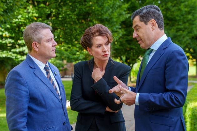 Moreno is attending the meeting of the European Committee of the Regions in Ireland this Wednesday. The president of the Regional Government of Andalusia, Juanma Moreno d, along with the president of the Regional Government of Castile-La Mancha, Emiliano García Page i, and the president of the Committee of the Regions, Kata Tútto c, are speaking after the meeting of the Bureau of the Committee of the Regions (CoR) held in the city of Mullingar, in Ireland. September 23, 2026, in Mullingar, Ireland. The meeting of the Bureau of the European Committee of the Regions in Mullingar was held under the theme Prosperous and Sustainable Communities: Building a Europe That Works for All Territories, where Juanma Moreno participated in two debates. Copyright: xFranciscoxJ.xOlmox 7793576