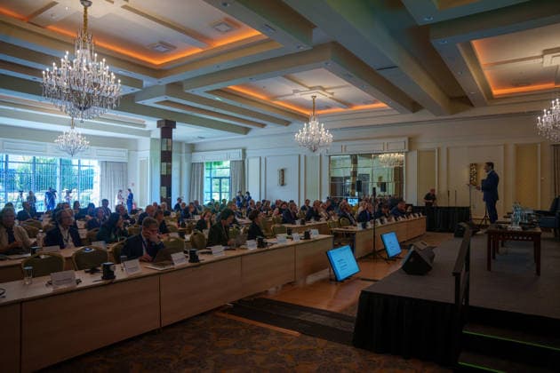Moreno is participating this Wednesday in Ireland in the meeting of the European Committee of the Regions. The president of the Regional Government of Andalusia, Juanma Moreno, is speaking at the meeting of the Bureau of the Committee of the Regions (CoR) being held in the city of Mullingar, in Ireland. September 23, 2026, in Mullingar, Ireland. The meeting of the Bureau of the European Committee of the Regions in Mullingar was held under the theme Prosperous and Sustainable Communities: Building a Europe That Works for All Territories, where Juanma Moreno addressed two debates. The first focused on the competitiveness, innovation, and economic resilience of Europe’s territories, and the second will revolve around access to housing, espe Copyright: xFranciscoxJ.xOlmox 7793964
