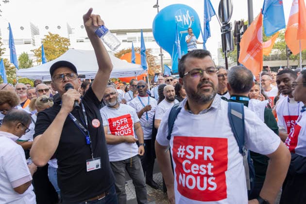 Paris, France September 24, 2026 - Protest of Altice France group employees. Employees of the Altice France group, the parent company of the SFR telecom operator which is set to be sold to its competitors are protesting to defend their jobs as a major overhaul of the sector looms. ALTICE, SFR, SYNDICATS, TELECOM, ECONOMIE, GREVE, MANIFESTATION, OPERATEURS DE TELEPHONIE, FAI FOURNISSEURS D ACCES A INTERNET, GREVISTES, TRAVAILLEURS, MANIFESTANTS Copyright: xVincentxIsore IP3x