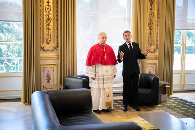 French President Emmanuel Macron welcomes Pope Leo XIV to the Élysée Palace on September 25, 2026, in Paris, France. Pope Leo XIV is making his first official visit to France from September 25 to 28, with stops in Paris, Lourdes, and Metz. While in Paris, the pontiff’s agenda includes a meeting with French President Emmanuel Macron, a prayer service at Notre Dame Cathedral, and an open-air Mass along the Champs-Élysées, among other engagements. The trip marks the first papal visit to the European country since Benedict XVI visited in 2008. Eliot Blondet, Pool Bestimage, Paris, France Copyright: xEliotxBlondet Pool BestimagexEliotxBlondet Pool Bestimagex