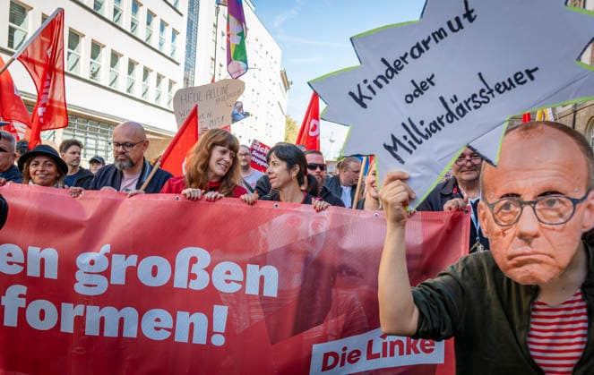 Kerstin Wolter, Elif Eralp, Ines Schwerdtner, EUR, Germany, Berlin, September 26, 2026 Kerstin Wolter, Elif Eralp, Ines Schwerdtner Die Linke Party bloc Nationwide social protests organized by the DGB and its member unions under the slogan You’ve Earned It: Your Work, Your Health, Your Pension