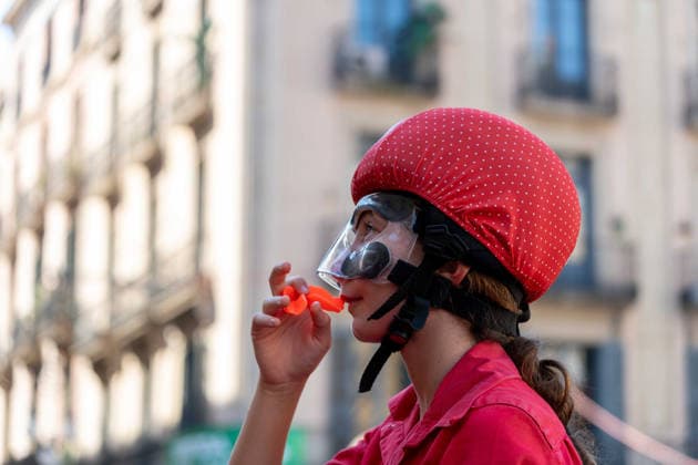 La Merce festival 2026, Placa Sant Jaume. Castellers day, 27 September. Barcelona, Catalunya. September. Barcelona, Catalunya. A young female member of Castellers de Barcelona wears a mouthguard for fall protection during the human towers performance at the traditional La Merce festival celebrations, September 27, 2026, Placa Sant Jaume, Barcelona, Catalonia., Credit:Ivan Sanchez Jimenez Ivan Sanchez Avalon Copyright: xIvanxSanchezxJimenezx xIvanxSanchezx xAvalonx 1138673708