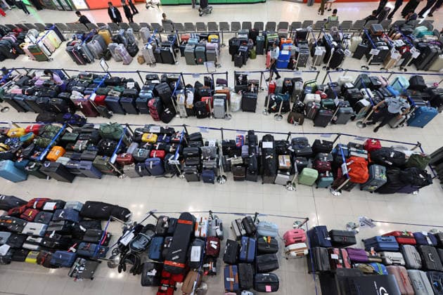 Backlog of luggage at Suvarnabhumi Airport after flood delays, Bangkok, Thailand - 29th September 2026 Piles of luggage at Suvarnabhumi Airport in Bangkok, Thailand, after flooding caused staff shortages to deal with the backlog of bags and suitcases arriving on scheduled flights. Bangkok Thailand Copyright: xPaulxBrownx