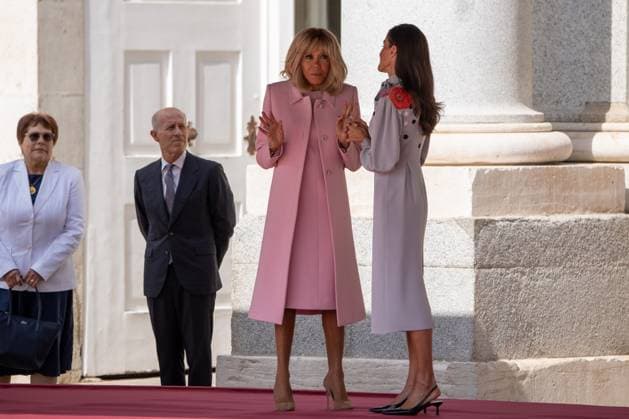 September 29, 2026, Madrid, Spain: First Lady Brigitte Macron and Queen Letizia are seen during the official reception with military honors for the President of the French Republic, Emmanuel Macron, and First Lady Brigitte Macron, hosted by the King and Queen of Spain at the Royal Palace of Madrid. Madrid Spain - ZUMAs197 20260929_aaa_s197_225 Copyright: xDavidxCanalesx
