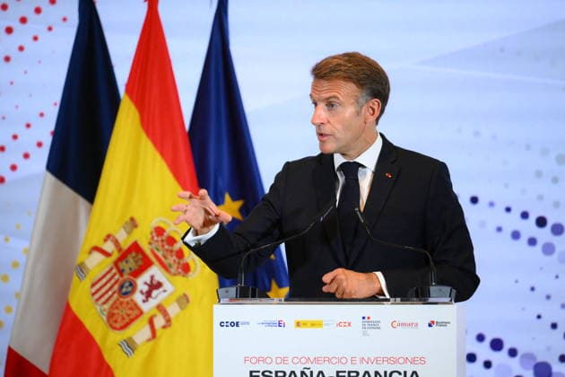 State Visit to Spain of French Presidential Couple - Economic Forum French President Emmanuel Macron during an Economic Forum at Spanish Economy Ministry in Madrid, Spain on September 30 2026. French Presidential couple pays a two-day state visit to Spain. Photo by Eliot Blondet ABACAPRESS.COM Paris France Copyright: xBlondetxEliot ABACAx
