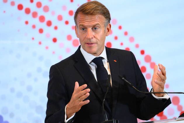 State Visit to Spain of French Presidential Couple - Economic Forum French President Emmanuel Macron during an Economic Forum at Spanish Economy Ministry in Madrid, Spain on September 30 2026. French Presidential couple pays a two-day state visit to Spain. Photo by Eliot Blondet ABACAPRESS.COM Paris France Copyright: xBlondetxEliot ABACAx