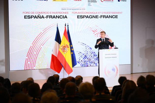 State Visit to Spain of French Presidential Couple - Economic Forum French President Emmanuel Macron during an Economic Forum at Spanish Economy Ministry in Madrid, Spain on September 30 2026. French Presidential couple pays a two-day state visit to Spain. Photo by Eliot Blondet ABACAPRESS.COM Paris France Copyright: xBlondetxEliot ABACAx