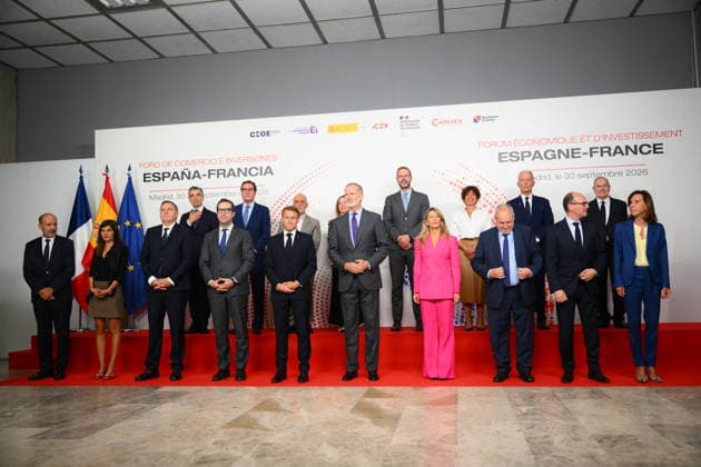 State Visit to Spain of French Presidential Couple - Economic Forum French President Emmanuel Macron and Spanish King Felipe VI during an Economic Forum at Spanish Economy Ministry in Madrid, Spain on September 30 2026. French Presidential couple pays a two-day state visit to Spain. Photo by Eliot Blondet ABACAPRESS.COM Paris France Copyright: xBlondetxEliot ABACAx