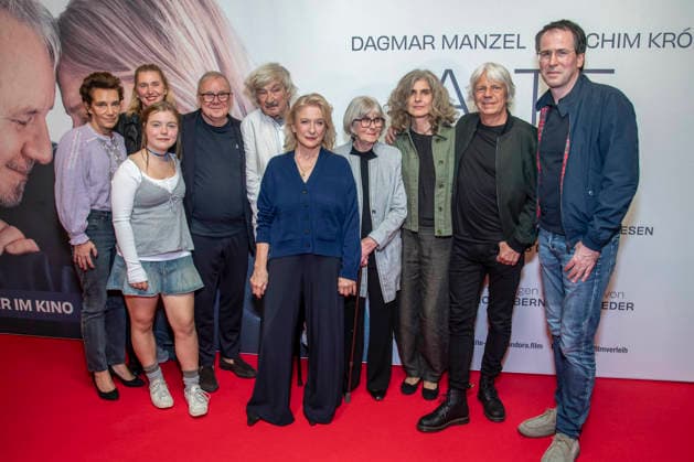 ABB ALTELIEBE Sarah Duve Schmid, Alexandra Kordes, Anna von Seld, Joachim Krol, Christoph Hein, Dagmar Manzel, Liane Düsterhöft, screenwriter Laila Stieler, and Andreas Dresen at the film premiere of *Alte Liebe* at the Kino International in Berlin on September 30, 2026, Berlin, Germany