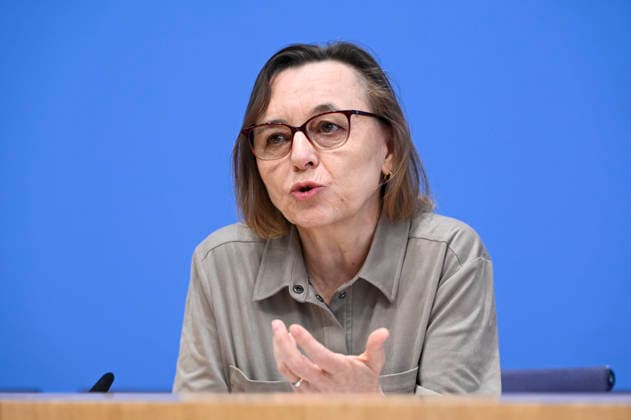 ABB BPK Carmen Scheibenbogen, German hematologist-oncologist and professor of immunology at Berlin’s Charité. Topic: Presentation on post-infectious diseases—care, research, and prevention, using Long COVID as an example—at the BPK Federal Press Conference in Berlin on October 1, 2026, Berlin, Germany