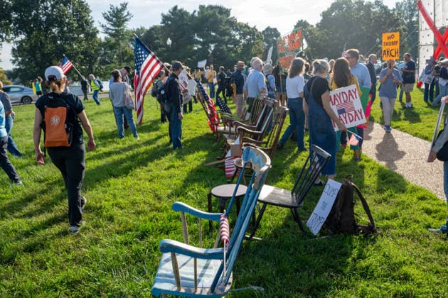 October 1, 2026, Washington, Dc, USA: Protesters opposed to President Trumpâ€⠢s proposed arch pledge to sit in rocking chairs to block construction outside of Arlington Cemetery on October 1, 2026. Washington USA - ZUMAl312 20261001_znp_l312_041 Copyright: xAndrewxLeydenx