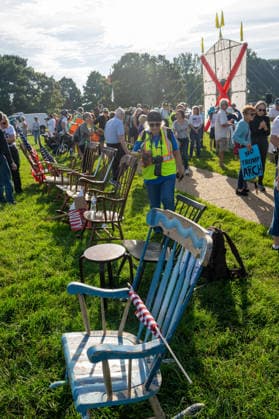 October 1, 2026, Washington, Dc, USA: Protesters opposed to President Trumpâ€⠢s proposed arch pledge to sit in rocking chairs to block construction outside of Arlington Cemetery on October 1, 2026. Washington USA - ZUMAl312 20261001_znp_l312_042 Copyright: xAndrewxLeydenx
