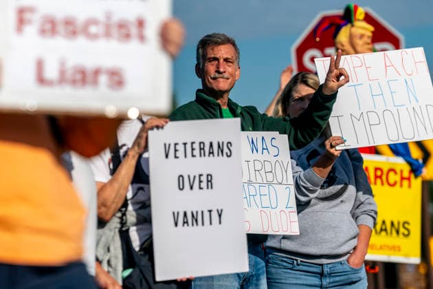 Veterans and activists gather to protest against President Donald Trump s planned 250-foot triumphal arch at Memorial Circle in Arlington, Virginia on Thursday, October 1, 2026. Activists argue that the arch, which the Trump administration plans to use as a military operations platform for drones and snipers, would obstruct the sightline between the Lincoln Memorial and Arlington National Cemetery. WAP20261001336 BONNIExCASH