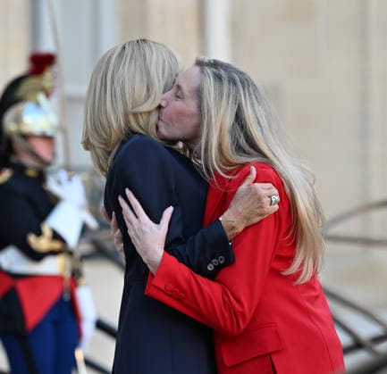 Emmanuel Macron - Javier Milei meeting in Paris PARIS, FRANCE - OCTOBER 1: French First Lady Brigitte Macron (L) welcomes General Secretary of the Presidency of Argentina and sister of Argentina s President Karina Milei (R) ahead of their meeting at the Elysee Palace in Paris, France on October 1, 2026. Mustafa Yalcin Anadolu Paris France. Editorial use only. Please get in touch for any other usage. Copyright: x2026xAnadoluxMustafaxYalcinx