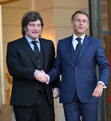 Emmanuel Macron - Javier Milei meeting in Paris PARIS, FRANCE - OCTOBER 1: French President Emmanuel Macron (R) and Argentine President Javier Milei (L) pose for a photo ahead of their meeting at the Elysee Palace in Paris, France on October 1, 2026. Mustafa Yalcin Anadolu Paris France. Editorial use only. Please get in touch for any other usage. Copyright: x2026xAnadoluxMustafaxYalcinx
