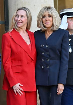 Emmanuel Macron - Javier Milei meeting in Paris PARIS, FRANCE - OCTOBER 1: General Secretary of the Presidency of Argentina and sister of Argentina s President Karina Milei (L) and French First Lady Brigitte Macron (R) pose for a photo ahead of their meeting at the Elysee Palace in Paris, France on October 1, 2026. Mustafa Yalcin Anadolu Paris France. Editorial use only. Please get in touch for any other usage. Copyright: x2026xAnadoluxMustafaxYalcinx