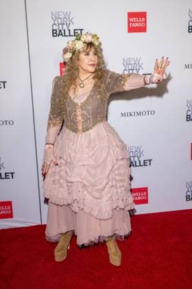 October 1, 2026, New York, New York, United States: Stevie Nicks attends.The New York City Ballet 2026 Fall Gala at David H. Koch Theater, Lincoln Center on October 01, 2026 in New York City. New York United States - ZUMAs197 20261001_aaa_s197_828 Copyright: xRonxAdarx