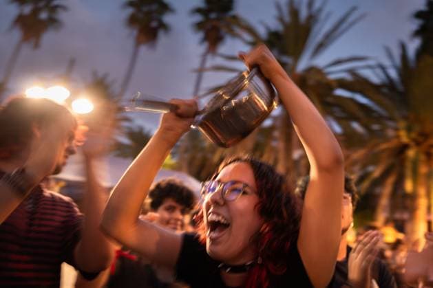 October 1, 2026, Las Palmas De Gran Canaria, Las Palmas, Spain: LAS PALMAS DE GRAN CANARIA, SPAIN, OCTOBER 1, 2026: People continue to camp in Plaza de la Feria in Las Palmas de Gran Canaria on the third day of a protest demanding greater access to affordable housing. The encampment is part of broader mobilizations over Spain s housing crisis, with protesters calling for measures to curb rising rents and real estate speculation and improve housing security. Housing protests and encampments have also taken place in other Spanish cities, including Madrid, where demonstrations followed the eviction of 87-year-old Maricarmen Abascal from her home. Las Palmas De Gran Canaria Spain - ZUMAq101 20261001_zna_q101_287 Copyright: xAlexxBashax