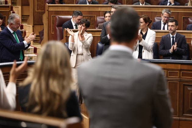 Congress Votes on Housing Decrees The Minister of Housing and Urban Agenda, Isabel Rodríguez, during a plenary session in the Congress of Deputies on October 2, 2026, in Madrid, Spain. Congress is voting today on whether to ratify or repeal the two Royal Decrees on housing issued by the government this week in the Official State Gazette (BOE). Specifically, these are Royal Decree-Law 26 2026, dated September 29, which adopts urgent measures to protect the social function of housing and expand the supply of affordable housing, and Royal Decree-Law 27 2026, of September 29, adopting urgent measures to strengthen the stability of lease agreements for primary residences. OCTOBER 2, 2026 Madrid, Madrid, Spain Copyright: xEduardoxParrax 7814639