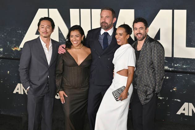 Steven Yeun, Adriana Paz, Ben Affleck, Kerry Washington, and Luis Gerardo Mendez at the world premiere of the Netflix film *Animals* at the Westwood Village Theater in Los Angeles, October 1, 2026 Foto:xD.xStarbuckx xFuturexImagex animals_6114