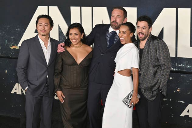 Steven Yeun, Adriana Paz, Ben Affleck, Kerry Washington, and Luis Gerardo Mendez at the world premiere of the Netflix film *Animals* at the Westwood Village Theater in Los Angeles, October 1, 2026 Foto:xD.xStarbuckx xFuturexImagex animals_6115