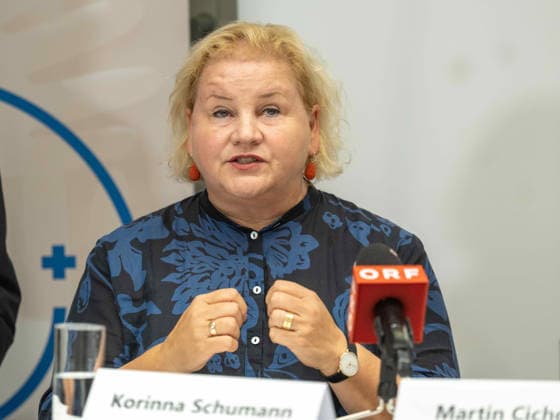 October 2, 2026 Press Conference on Health in Austria Federal Minister of Labor, Social Affairs, Health, Long-Term Care, and Consumer Protection Korinna Schumann (SPÖ) on October 2, 2026, at the press conference reviewing five years of the PVE Sonnwendviertel—medical care and psychosocial support under one roof at the PVE Sonnwendviertel in Vienna, Vienna, Austria