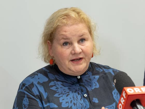October 2, 2026 Press Conference on Health in Austria Federal Minister of Labor, Social Affairs, Health, Long-Term Care, and Consumer Protection Korinna Schumann (SPÖ) on October 2, 2026, at the press conference reviewing five years of the PVE Sonnwendviertel—medical care and psychosocial support under one roof at the PVE Sonnwendviertel in Vienna, Vienna, Austria