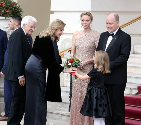 President Sergio Mattarella in Monaco PHOTOPQR NICE MATIN Cyril Dodergny Monaco Oct. 2, 2026 Monaco, Oct. 2, 2026 In front of the Monte Carlo Opera House: Arrival of Italian President Sergio Mattarella and his daughter Laura, welcomed by H.S.H. Prince Albert II and Princess Charlene Monaco, Oct. 2, 2026 State visit by Italian President Sergio Mattarella, meeting the princely family upon his arrival at the palace in Monaco, France Copyright: xPHOTOPQR NICExMATIN MAXPPPxCyrilxDodergnyx 20261002NIM2663 20261002NIM2663