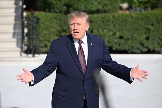 October 2, 2026, Washington, Dc, USA: U.S. President Donald Trump talks to the media before boarding Marine One on the South Lawn of the White House in Washington, DC, United States, on October 2, 2026. Washington USA - ZUMAs197 20261002_aaa_s197_284 Copyright: xKylexMazzax