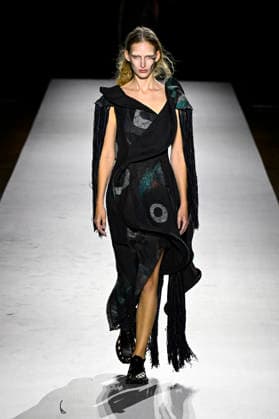 Yohji Yamamoto Women s Ready-to-Wear Spring Summer 2027 Collection Fashion Show during Paris Fashion Week, on October 2, 2026 Bestimage Yohji Yamamoto Fashion Show Women s Ready-to-Wear Spring Summer 2027 Collection during Paris Fashion Week, on October 2, 2026, in Paris, France Paris France Copyright: xAgencex xBestimagexAgencex xBestimagex