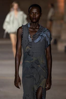 Victoria Beckham Women s Ready-to-Wear Spring Summer 2027 Collection Fashion Show during Paris Fashion Week, on October 2, 2026, in Paris, Bestimage Victoria Beckham Fashion Show Women s Ready-to-Wear Spring Summer 2027 Collection during Paris Fashion Week, on October 2, 2026, in Paris, France Paris France Copyright: xAgencex xBestimagexAgencex xBestimagex