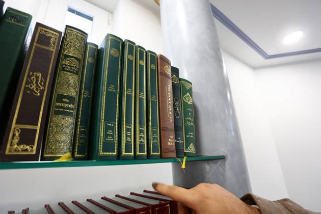 Open Mosque Day in Germany Open Mosque Day in Germany. A library is seen in the mosque Bait ur Rehman Moschee in Nuremberg, Germany . October 03rd , 2026 Photo by Davide Elias Copyright: xDavidexEliasx