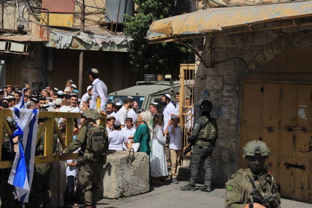 Israeli forces raid Hebron on Sukkot holiday HEBRON, WEST BANK, PALESTINE - OCTOBER 03: Israeli soldiers restrict the movement of Palestinians and take security measures as they raid the Old Town on the occasion of Sukkot feast in Hebron, West Bank, Palestine on October 03, 2026. Amer Shallodi Anadolu Hebron West Bank. Editorial use only. Please get in touch for any other usage. Copyright: x2026xAnadoluxAmerxShallodix