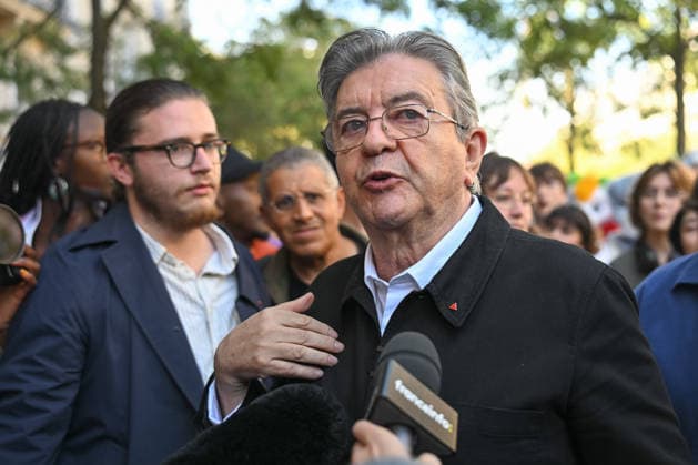Jean-Luc MÃ lenchon, the LFI candidate in the 2027 presidential election, addresses the crowd on the sidelines of the 2026 Pride March in Paris on 3 October 2026 - 03 10 2026 - France Ile-de-France (region) Paris - JulienxMattiax xLexPictorium LePictorium_0341754