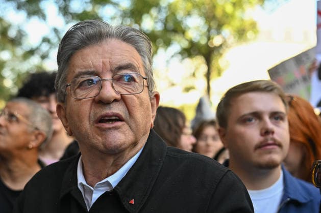 Jean-Luc MÃ lenchon, the LFI candidate in the 2027 presidential election, addresses the crowd on the sidelines of the 2026 Pride March in Paris on 3 October 2026 - 03 10 2026 - France Ile-de-France (region) Paris - JulienxMattiax xLexPictorium LePictorium_0341758