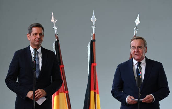 Navy to Get New Port in Emden Boris Pistorius (SPD), Federal Minister of Defense, speaks at a press conference at the Knock Main Pumping Station; standing next to him is Olaf Lies (SPD), Minister-President of Lower Saxony Boris Pistorius (SPD) announced today that a new nav Copyright: xdiebildwerftx