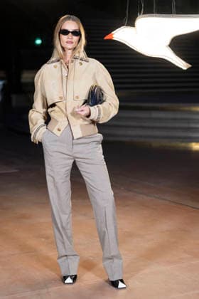 Rosie Huntington Whiteley at the photocall for the Chanel Spring Summer 2027 collection at the Grand Palais in Paris on October 5, 2026. Olivier Borde, Bestimage. Photocall for the Chanel Spring Summer 2027 collection at the Grand Palais in Paris on October 5, 2026. Paris, France Copyright: xOLIVIERxBORDEx xBESTIMAGExOLIVIERxBORDEx xBESTIMAGEx