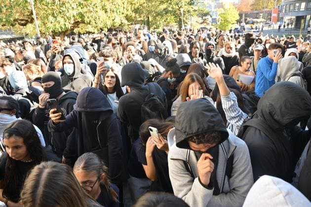 % students gather outside several schools in Liege during a protest against education reforms and budget cuts, on Tuesday 6 October 2026. Yesterday police arrested 16 people after the protests turned violent. The protests in French-speaking Belgium have been ongoing for months, following a series of reforms and budget cuts introduced by the French Community Government. JONASxROOSENS 188900983