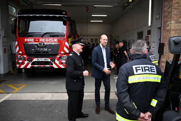 The Prince Of Wales Visits Ilminster ILMINSTER, ENGLAND - OCTOBER 06: Prince William, Prince of Wales speaks with members of the Devon and Somerset Fire and Rescue Service during his visit to Ilminster Fire Station on October 06, 2026 in Ilminster, England. The Prince of Wales visited Ilminster in Somerset to learn about communities growing their resilience to wild fires, flood and challenges caused by extreme weather and global warming., Credit:Finnbarr Webster PA ROTA - B68 Avalon United Kingdom, England, Ilminster Copyright: xFinnbarrxWebsterx xPAxROTAx-xB68x xAvalonx 1141004157