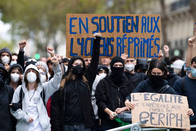Students Demonstration outside Science Po Paris Students on Boulevard Saint Germain during a demonstration outside Science Po in Paris, France on October 7 2026 in support of high school students. Photo by Eliot Blondet ABACAPRESS.COM Paris France Copyright: xBlondetxEliot ABACAx
