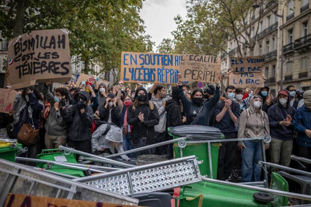 Students Demonstration outside Science Po Paris Students on Boulevard Saint Germain during a demonstration outside Science Po in Paris, France on October 7 2026 in support of high school students. Photo by Eliot Blondet ABACAPRESS.COM Paris France Copyright: xBlondetxEliot ABACAx