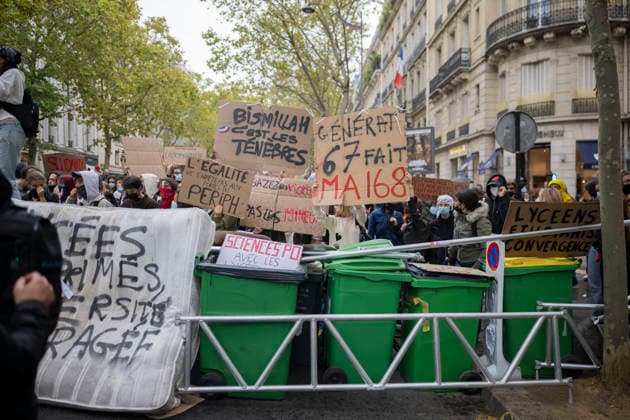 Students Demonstration outside Science Po Paris Students on Boulevard Saint Germain during a demonstration outside Science Po in Paris, France on October 7 2026 in support of high school students. Photo by Eliot Blondet ABACAPRESS.COM Paris France Copyright: xBlondetxEliot ABACAx