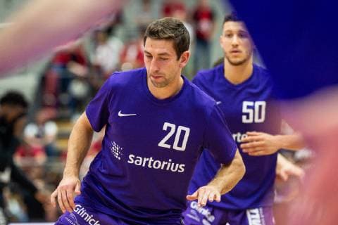 14 10 2018 Basketball Bundesliga easyCredit BBL Season 2018 19 3 Matchday BG Göttingen s Oliver Würzburg Göttingens Michael Stockton and Göttingens Joanic Grüttner Bacoul warming up Photo Swen Doorman BG Göttingen s Oliver Würzburg SPF3446