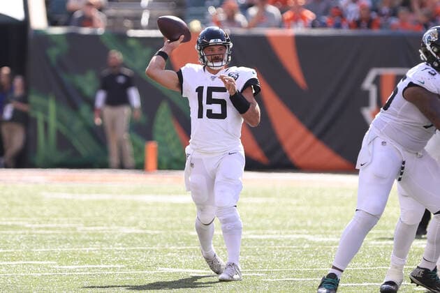CINCINNATI, OH - OCTOBER 20: Jacksonville Jaguars quarterback Gardner Minshew (15) passes the ball during the game against the Jacksonville Jaguars and the Cincinnati Bengals on October 20th 2019, at Paul Brown Stadium in Cincinnati, OH. (Photo by Ian Johnson Icon Sportswire) NFL, American Football Herren, USA OCT 20 Jaguars at Bengals Icon191020068