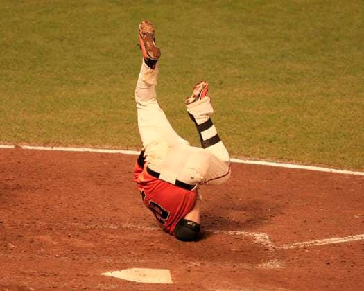 MLB, Baseball Herren, USA National League Division Series Atlanta Braves vs San Francisco Giants OCT 08 October 08, 2010: San Francisco,CA. Giants second baseman Freddy Sanchez 21 reacts after being hit by a pitch, during the National League Division Series game 2, between the Wild Card Atlanta Braves and the National League West San Francisco Giants at AT&T Park in San Francisco,California. The Giants beat the Braves 1-0. Jeff Trouette CSM.(Credit Image: Â Jeff Trouette Cal Media) San Francisco California U.S. EDITORIAL USE ONLY Copyright: xx ZUMA-20101008_zaf_cj3_016.jpg JeffxTrouettex csmphoto371917