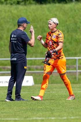 Soccer 2 Womens Bundesliga, Season 2023 2024, Matchday 24, SG 99 Andernach 1 FFC Turbine Potsdam on 12 05 2024 at Andernach Stadium in Andernach Dirk Heinrichs 1 FFC Turbine Potsdam, Co Coach claps Vanessa Fischer 1 FFC Turbine Potsdam, 30 after the game Important note According to the regulations of the DFL German Football League and the DFB German Football Association, it is prohibited to use or have used photographs taken in the stadium and or of the game in the form of sequential images and or video-like photo series Foto Kirchner Media TH Copyright: xKirchner-Media THx